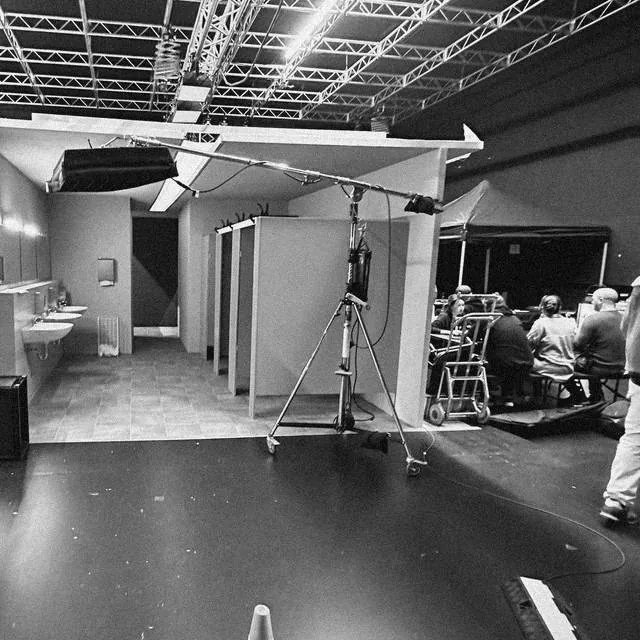 Crew beim Set-Aufbau